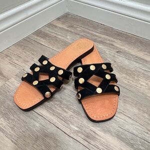 Vince Camuto Women’s Slippers S 8 Black Leather with gold studs